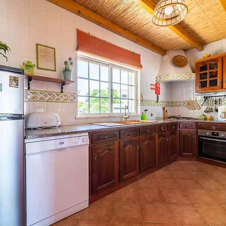 Gale Sun - Luxury, 5bed With Free Wifi, Ac, Private Pool, 5 Min From The Villa *