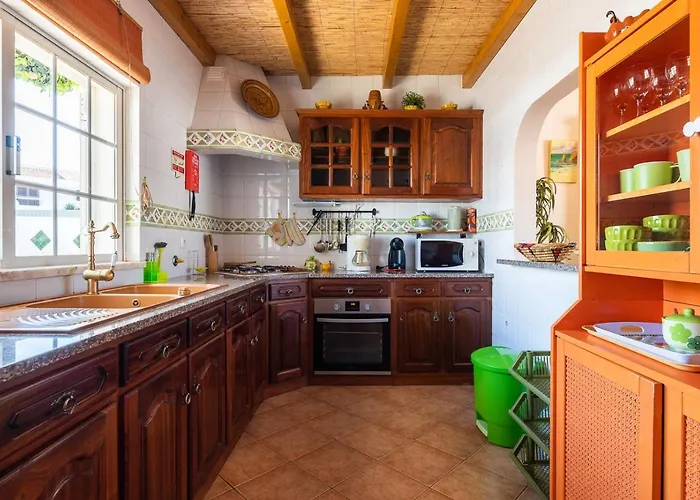 Gale Sun - Luxury, 5bed With Free Wifi, Ac, Private Pool, 5 Min From The * Guia (Faro)