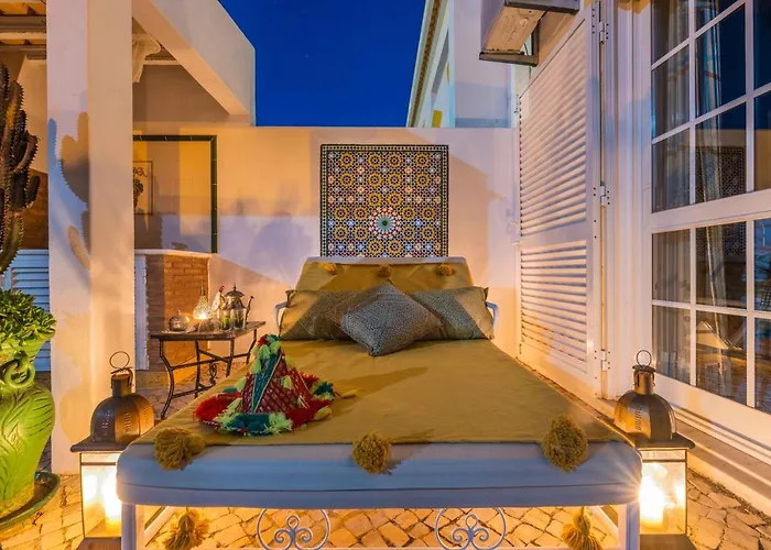 Gale Sun - Luxury, 5bed With Free Wifi, Ac, Private Pool, 5 Min From The Guia (Faro)